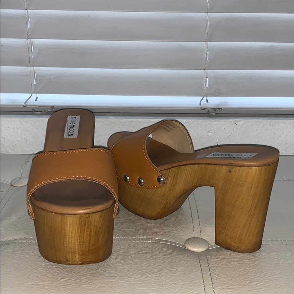 Steve Madden tan mules with wooden platform